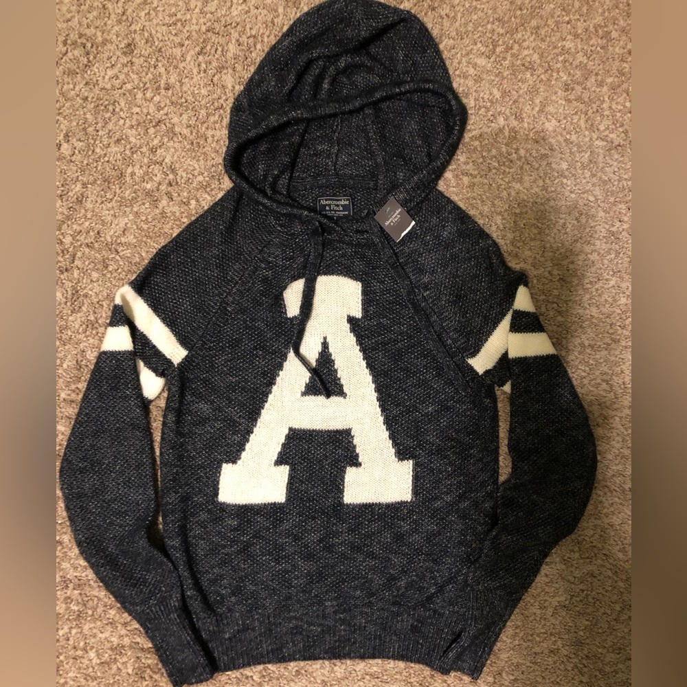 Women’s Small Abercrombie and Fitch Knitted Sweater Hoodie NWT
